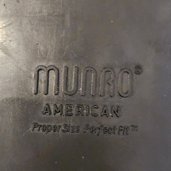 Munro Francee Booties Black Suede Boot Heels Sz 8 - Picture 9 of 10